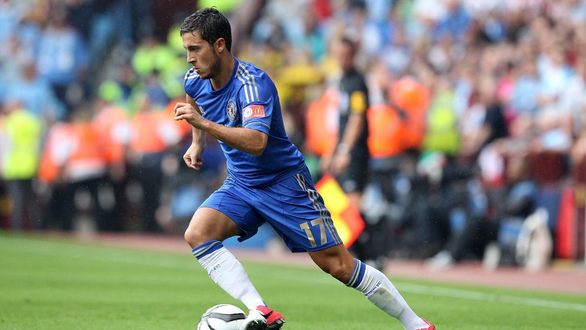 开云中国-球迷的追星夜：偶像们在欧冠的光彩夺目，球迷明星